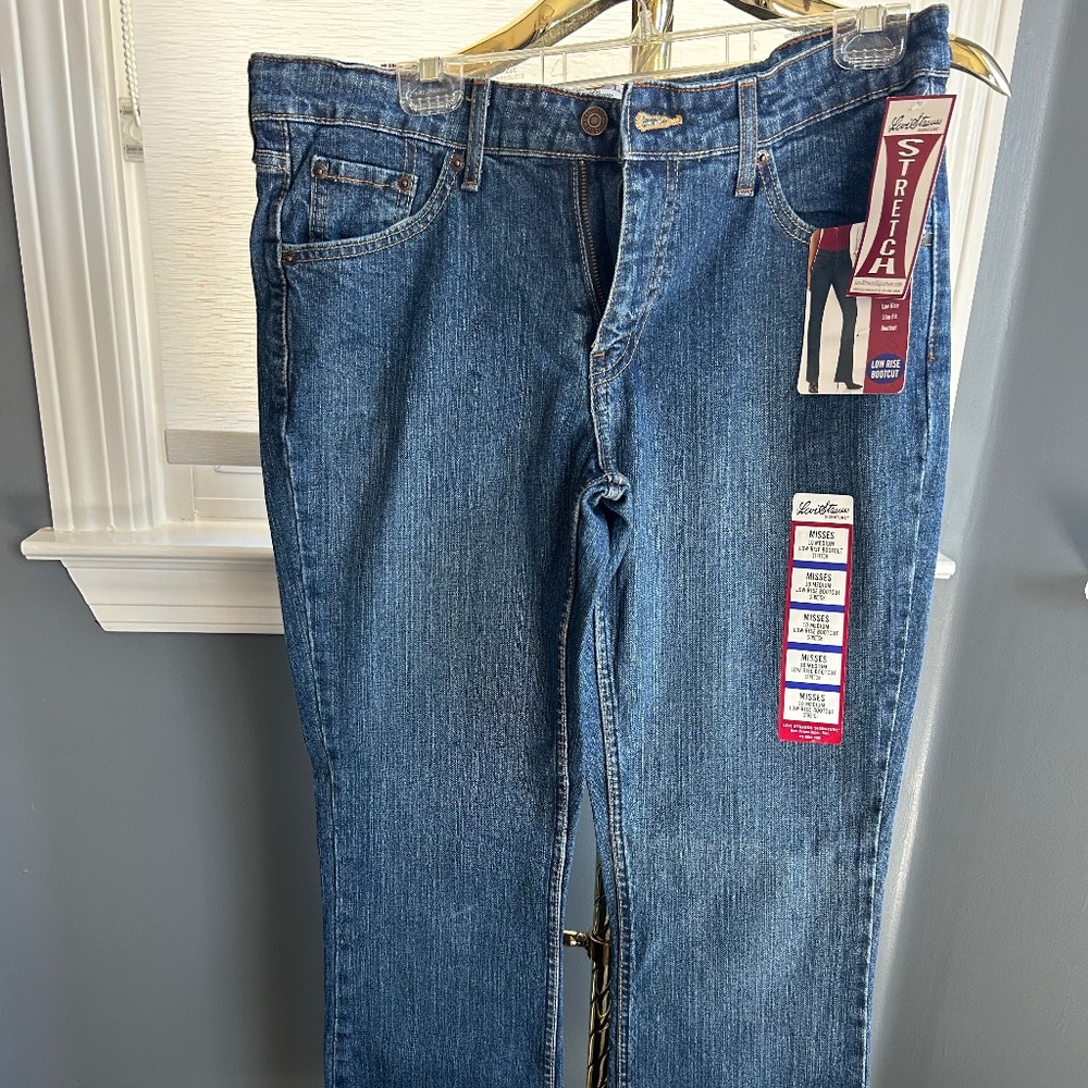 Low rise vintage NWT Levi denim